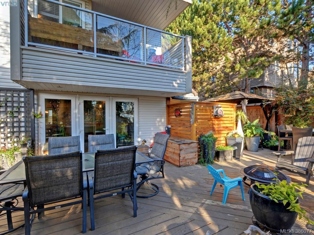 I have sold a property at 7 331 Robert St in VICTORIA
